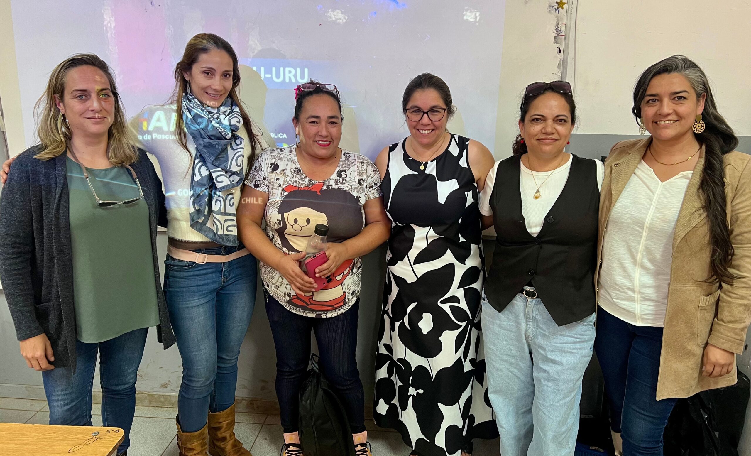 Apoderadas del Colegio Lorenzo Baeza Vega conocen avances del proceso de instalación del SLEP Hanga Roa